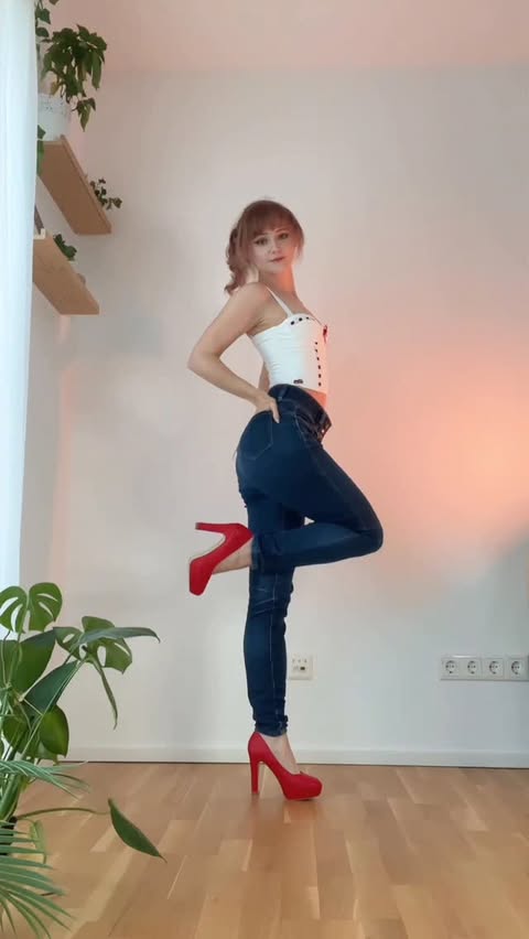 Instagram post by @kaddi.live for LaceMade. Caption reads: [...] banger, one of my favorite dress shops....