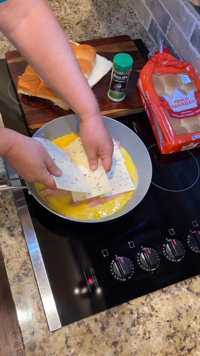 Instagram post by @chefbobate for Dan-O's Seasoning. Caption reads: Family Breakfast Sliders….. FAST 🔥🔥 
#Eggs....