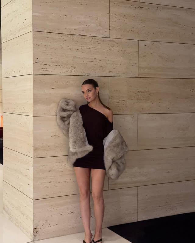 Instagram post by @ciaralillyyy for White Fox. Caption reads: Outfit from @whitefoxboutique ⭐️ The Ultimate....
