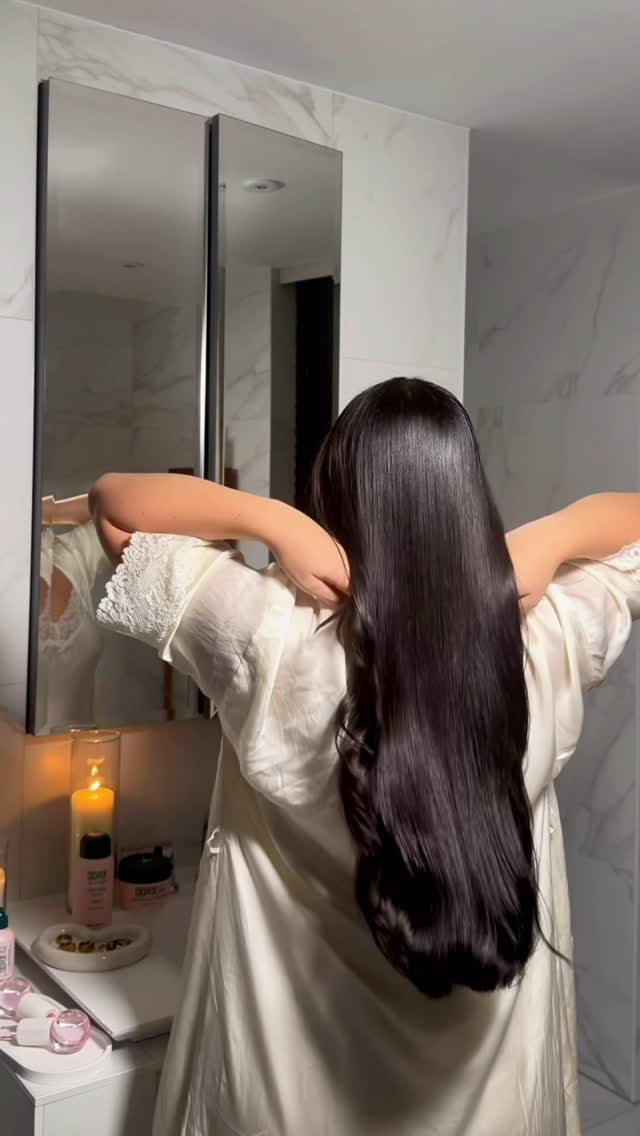 Instagram post by @tinaprokasbeauty for Cocoandeve. Caption reads: [...] than an Al edit ✨Here’s my exact @Cocoandeve....