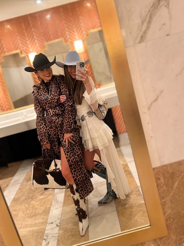 Instagram post by @sydneygroomstyle for Schutz. Caption reads: [...] 🐄
Jacket: @soigneebyshanacole 
Boots:....