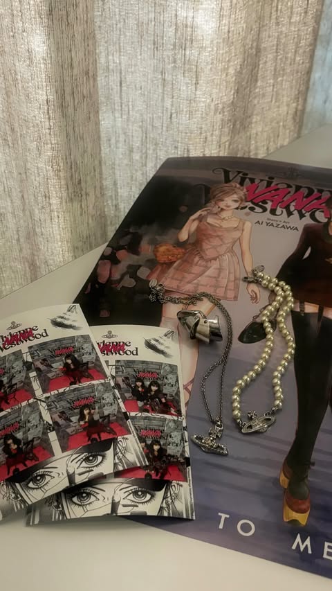 Instagram post by @elenanelek for Vivienne Westwood. Caption reads: we need more collabs!!
@viviennewestwood X....