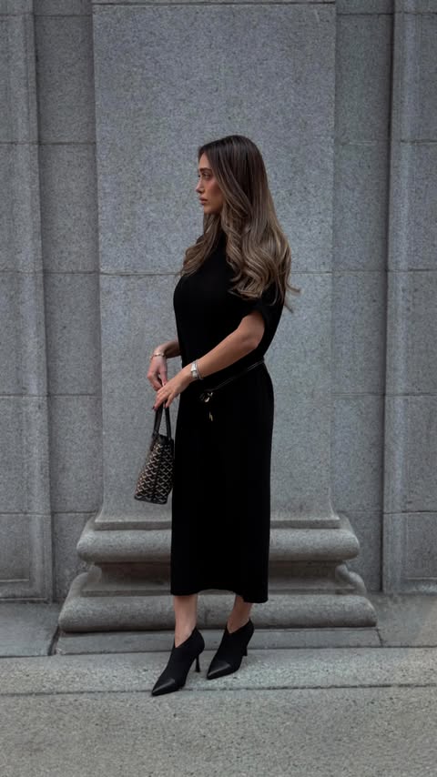 Instagram post by @bitakarimmi for VEGAMOUR. Caption reads: The best feeling in the world: hair wash day....