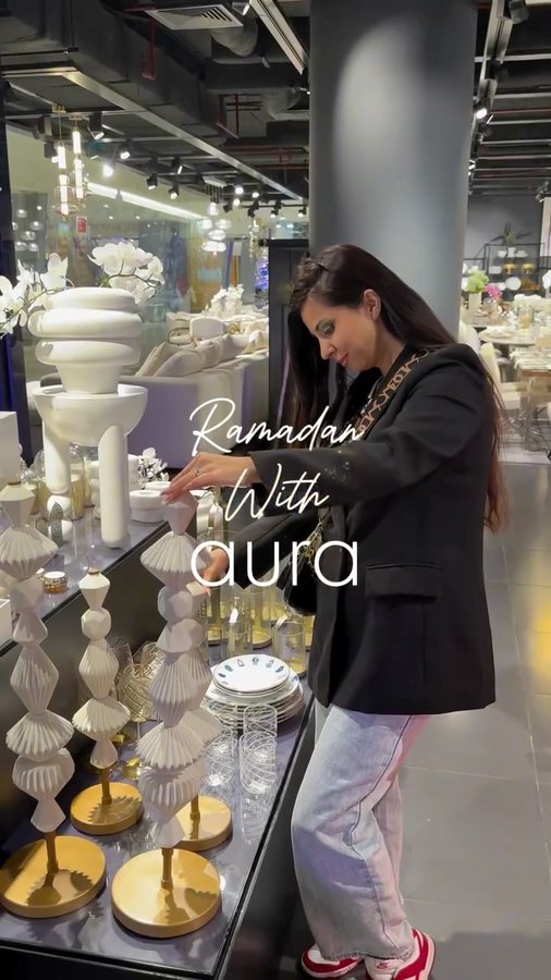 Instagram post by @selenajinah for aura. Caption reads: Ramadan with Aura ✨
Enjoy Discount code: SELEN10....
