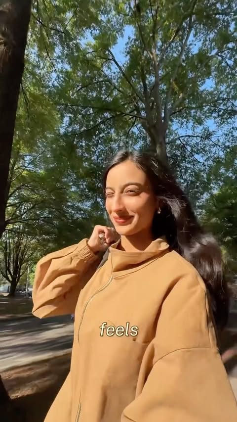 Instagram post by @heyitsasfa for Campus Trendsetters. Caption reads: [...] up for FREE now! LINK IN BIO 🔗....