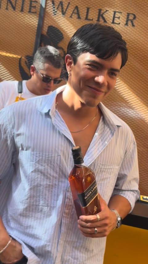 Instagram post by @nikokont for Johnnie Walker. Caption reads: una previa inolvidable con @johnniewalkerchile....