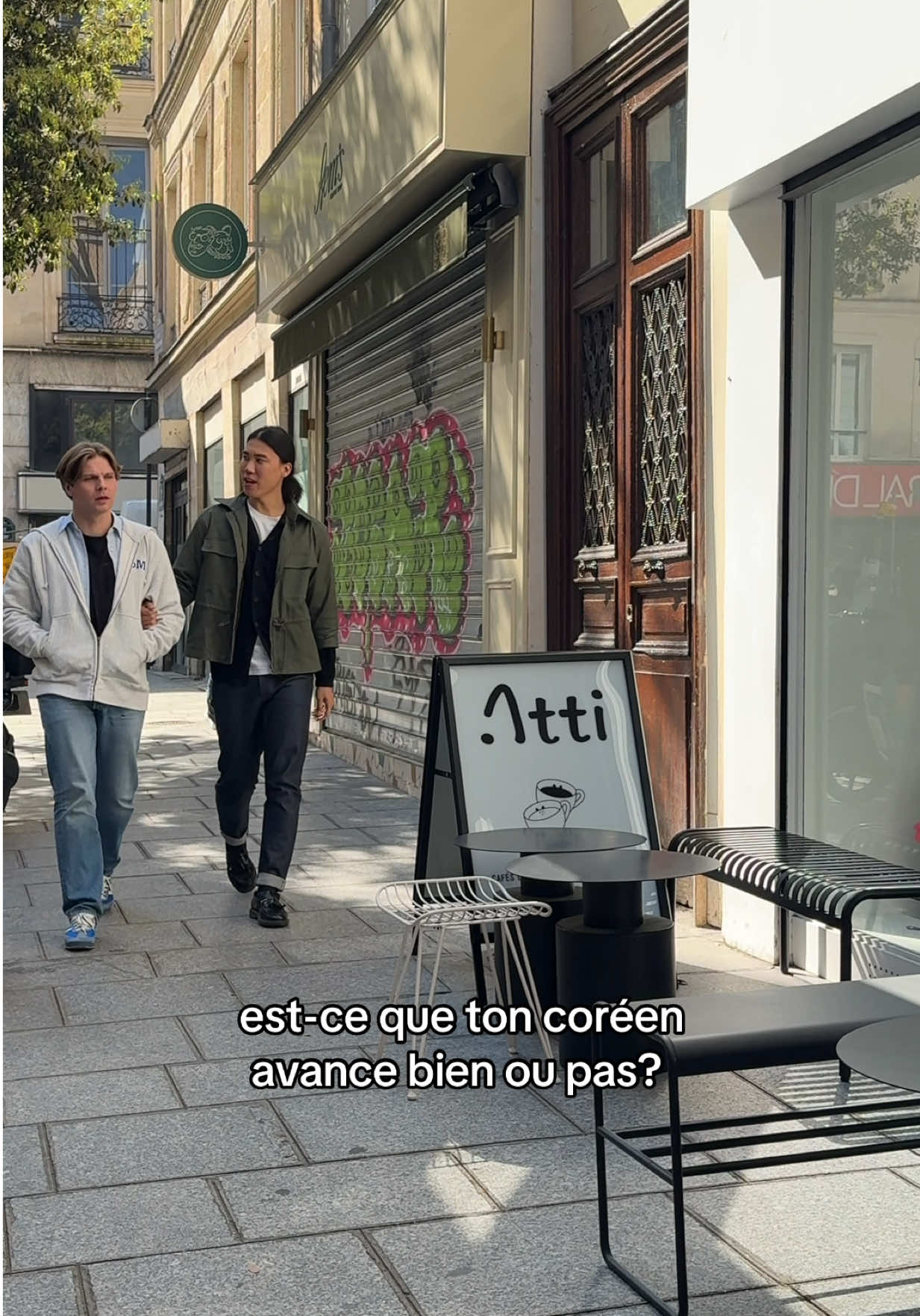 TikTok post by @k.hwijae for Duolingo. Caption reads: on dit merci qui? bah merci @Duolingo France 🦉....