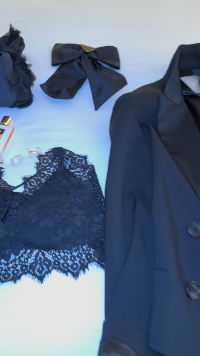 Instagram post by @hannahcjsaunders for Steve Madden. Caption reads: Get ready with me for the @sineadkearythelabel....