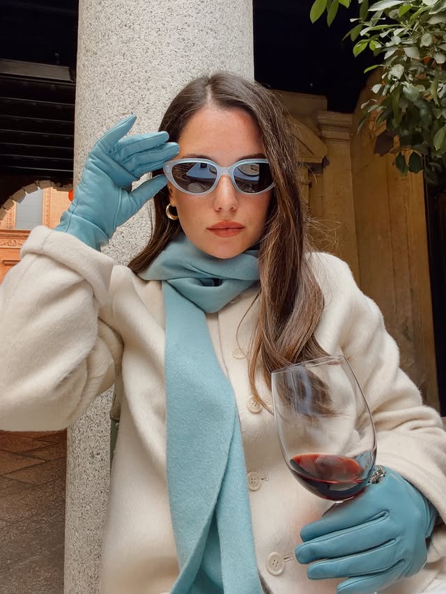 Instagram post by @busepeker for Massimo Dutti. Caption reads: 🤍🩵#reklam.