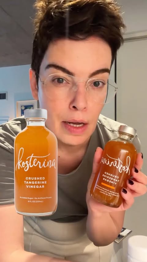 Instagram post by @nazlican_yoney for Kosterina. Caption reads: Çok #reklam annecim @acidleague @kosterina.