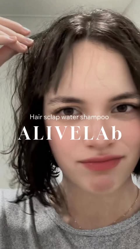 Instagram post by @zynsr__ for Alivelab. Caption reads: Alivelab hair sclap shampoo, 🤍✨ [...].
