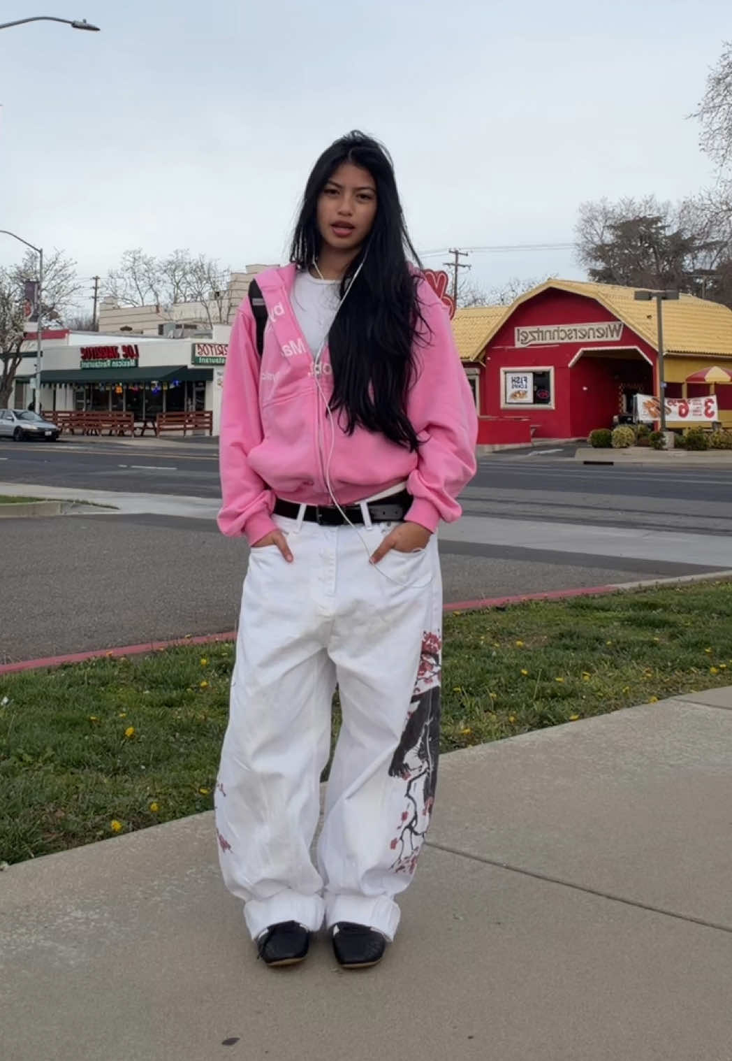 TikTok post by @brndmcs for Mystic Store. Caption reads: @MYSTIC ★ code BRENDA10.