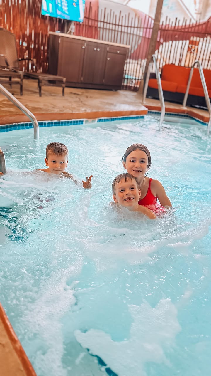 Instagram post by @chicagoishmama for Kalahari Resorts. Caption reads: @kalahariresorts is the perfect place to let loose....