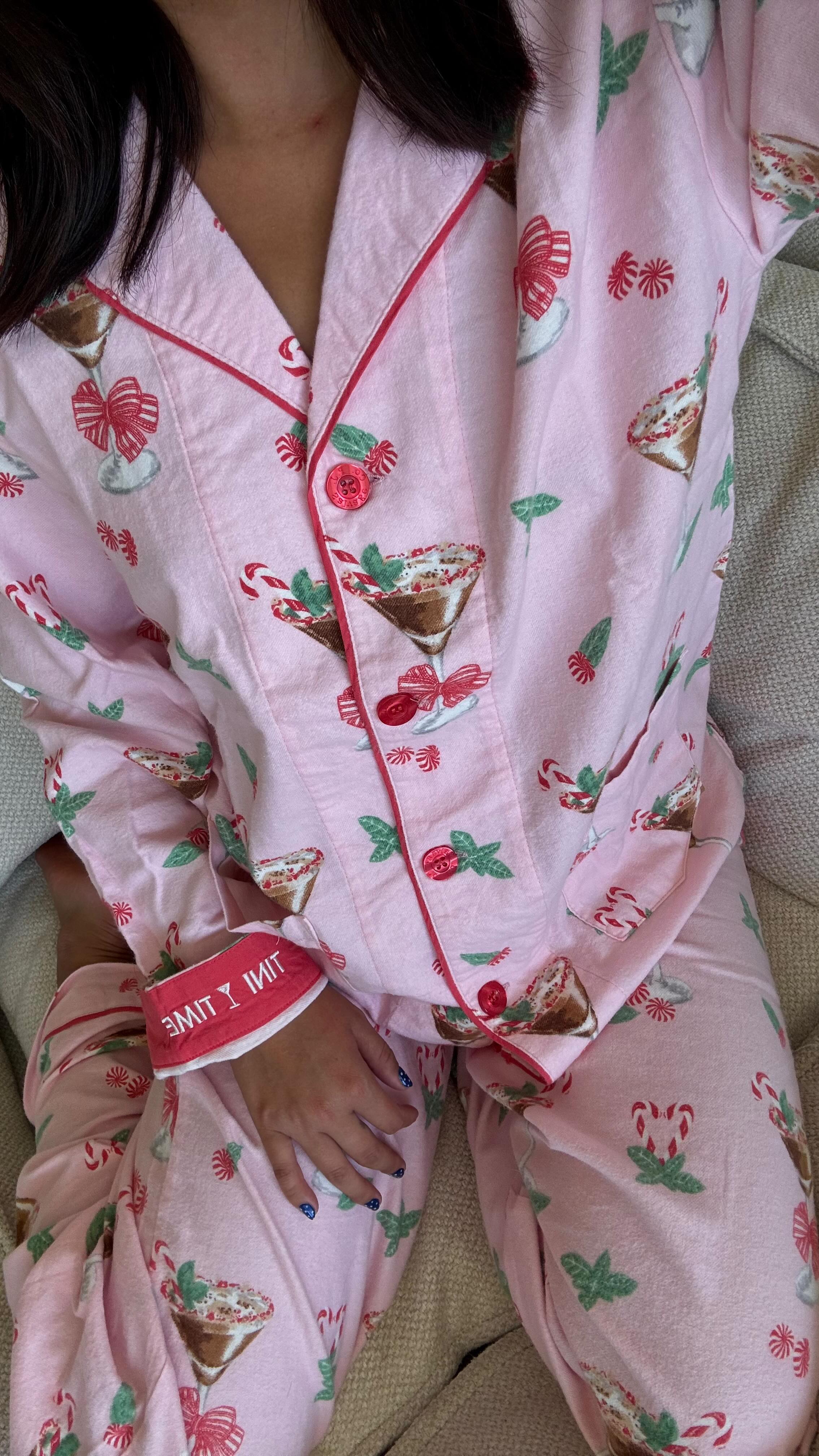 Instagram post by @kianatingg for Pj Salvage. Caption reads: [...] for stretchy pants & cozy loungewear☁️....