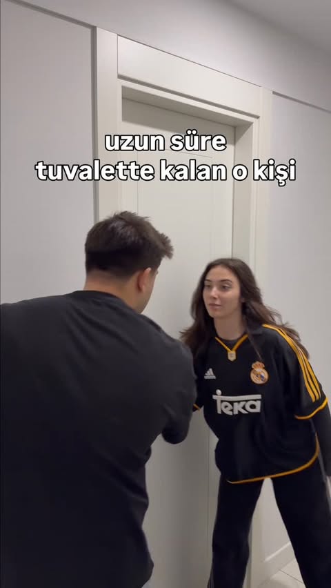 Instagram post by @roseheuss for PUBG Mobile Türkiye. Caption reads: tuvaletten çıkmayan arkadaşına gönder....