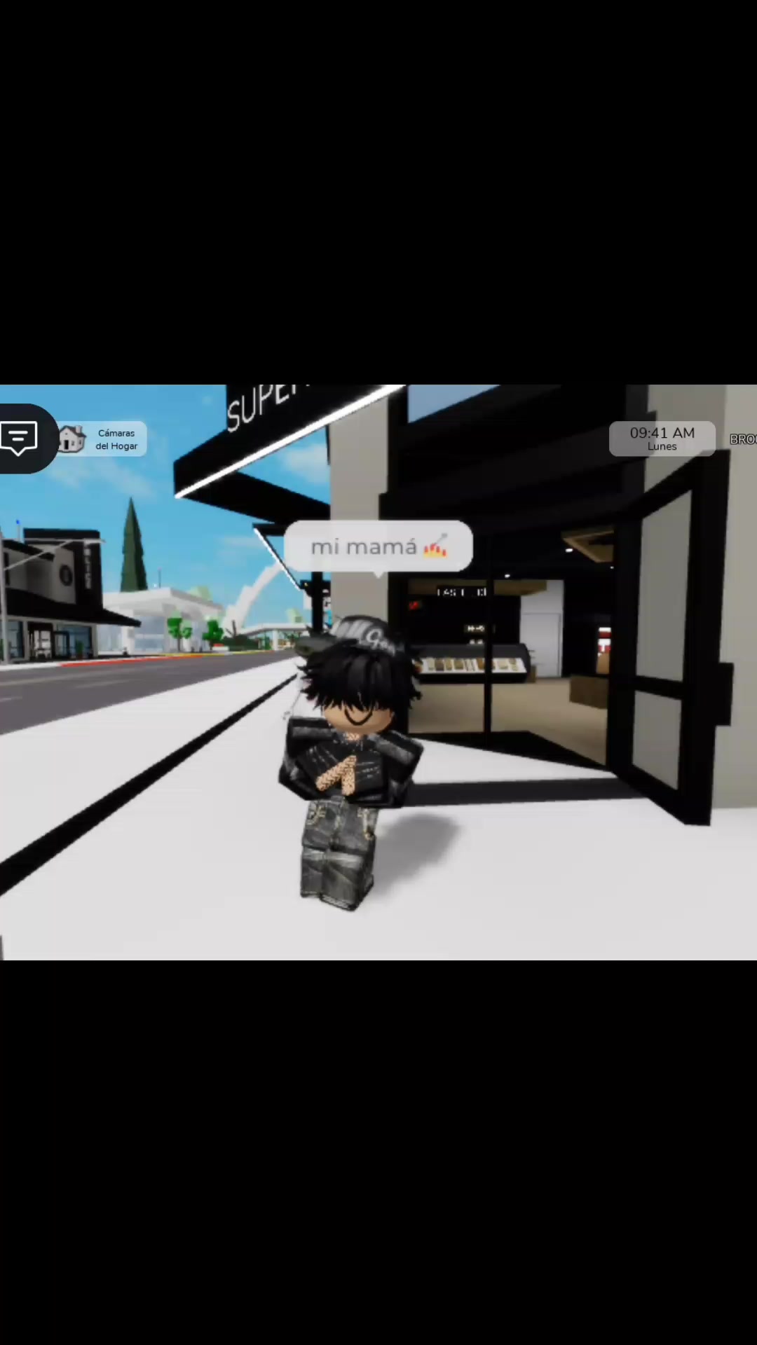 TikTok post by @dani.blox02 for Roblox. Caption reads: @🐑Mia🐑 @Roblox #DanieEdwin_6 #vistasentiktok....