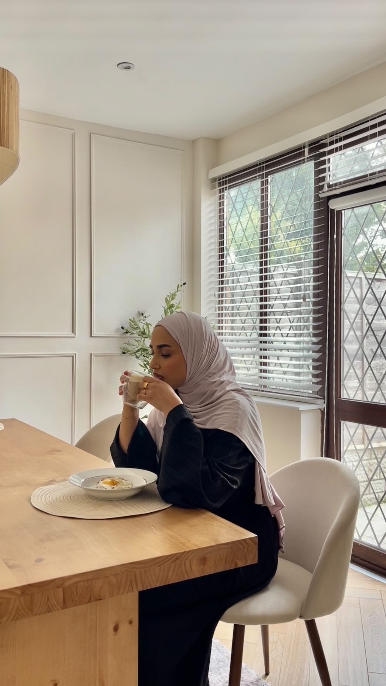 Instagram post by @nashwa.neelam for Salams. Caption reads: making new friends in adulthood doesn’t have to be....