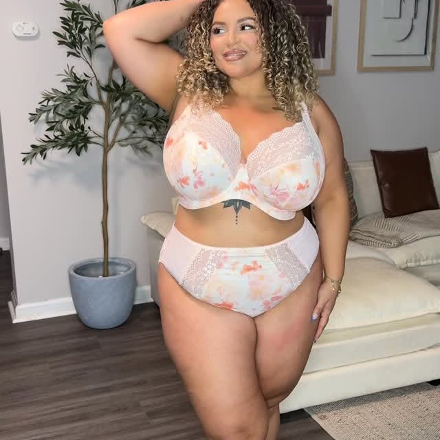 Instagram post by @scoutureox for Elomi Lingerie. Caption reads: The Lucie bra by @elomilingerie really understood....