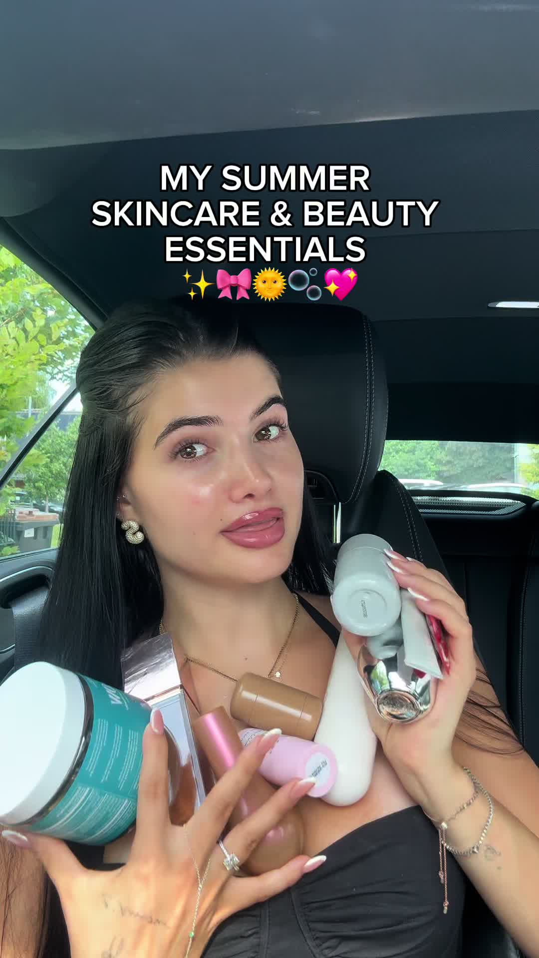 TikTok post by @selinadasilvaa for Akasha Superfoods. Caption reads: [...] & glowy ✨🎀🫧🌞🧴 ad Products: @Akasha....