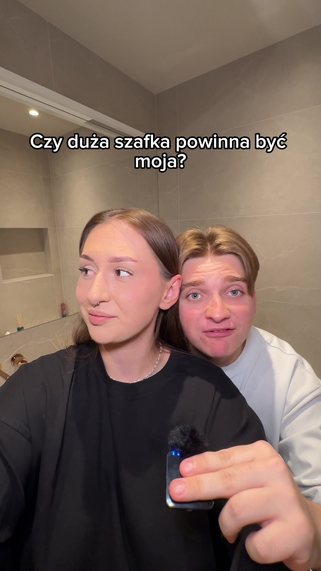 TikTok post by @kladwisia for Matrix. Caption reads: Kto ma rację? Naprawdę potrzebuję tej dużej szafki....