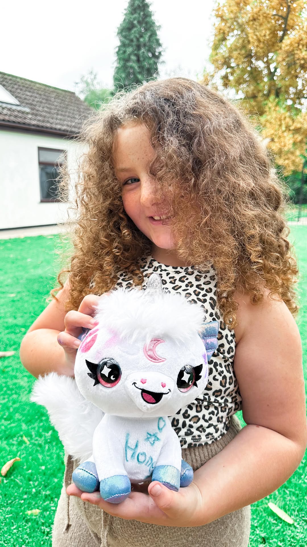 Instagram post by @xmummatothehsx for CANAL TOYS. Caption reads: AD||

Have you seen the Airbrush Plush Light-Up....