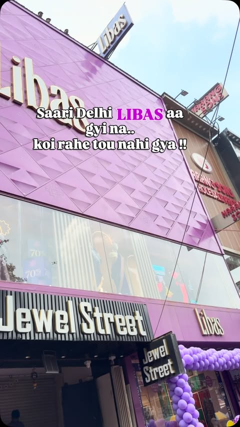 Instagram post by @undefined_pari for Libas. Caption reads: ₹11 SALE KI WAJAH SE SAARI DELHI LIBAS AA GAYI....