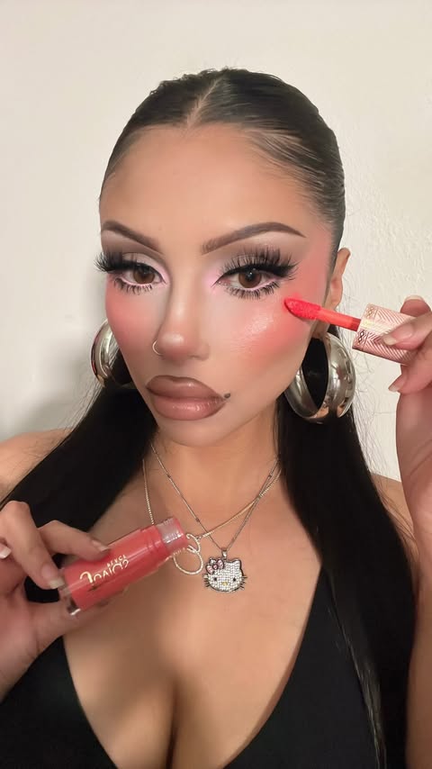 Instagram post by @evyxo_ for Juvia's Place. Caption reads: Glowy blush for summer 💖 using @juviasplace....
