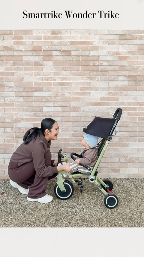 Instagram post by @klaudinemumlife for smarTrike. Caption reads: [...] with kids is here! 🤍 Loving our new....