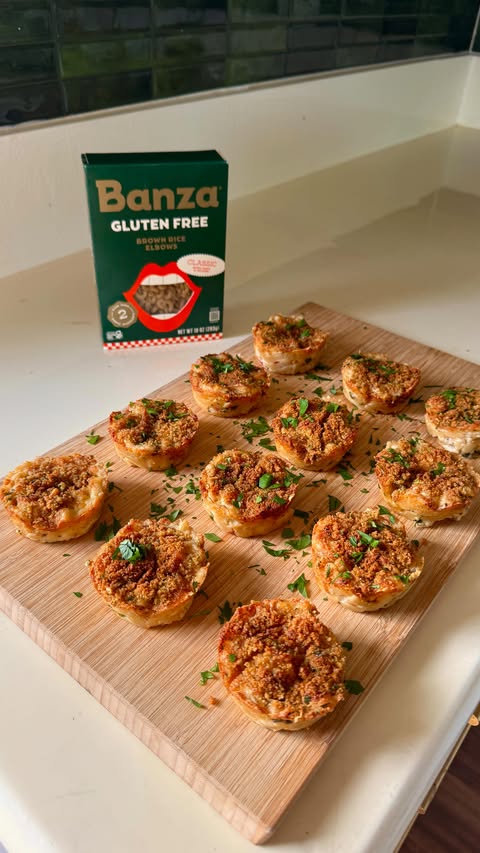 Instagram post by @eat.glutenfreewithme for Banza. Caption reads: Because it’s simply not the holidays without....