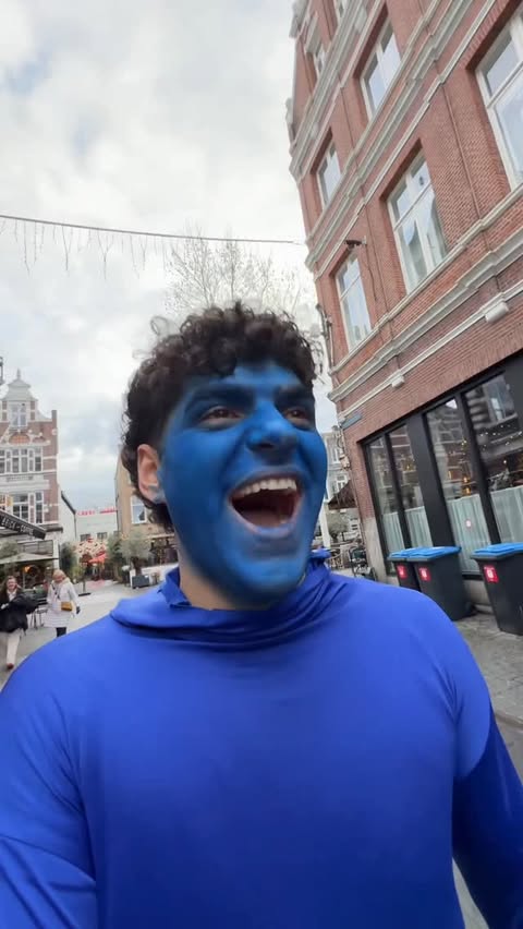 Instagram post by @nadecheandmootje for Basic-Fit NL. Caption reads: [...] met de  Feel Good Club @basicfitnl anderen....