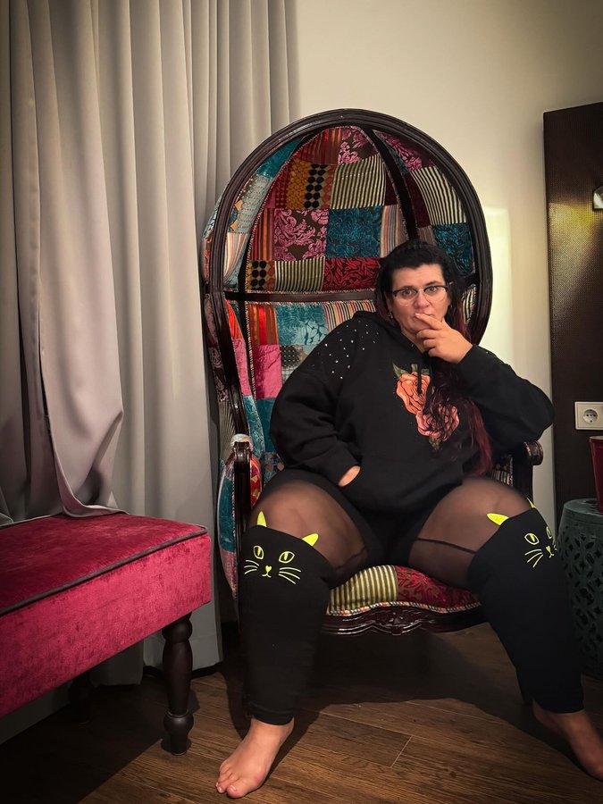 Instagram post by @curvy_josies_fashion for Torrid. Caption reads: Got back to the hotel a bit earlier today, so I....