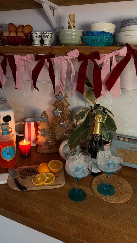 Instagram post by @megbrackpool for MALFY Gin. Caption reads: ad do yourself a favour and make this one on....