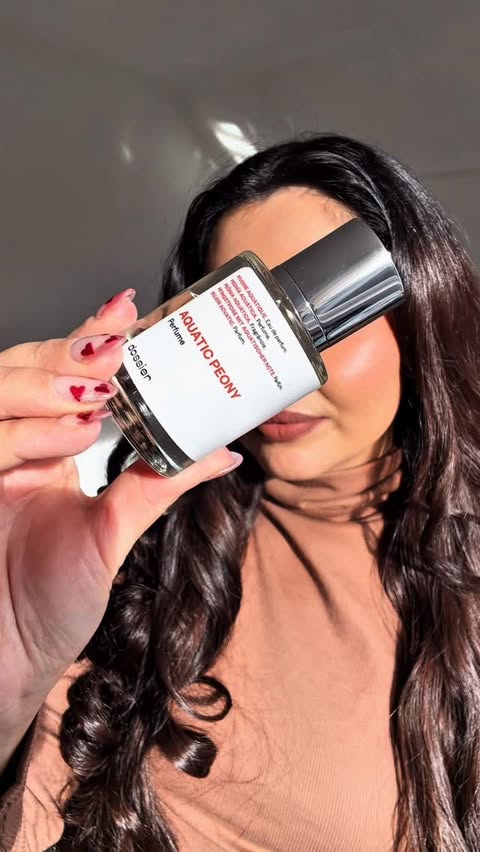 Instagram post by @selinareviews for Dossier. Caption reads: [...] 🌸🌊

I’m currently moving @dossierperfumes....