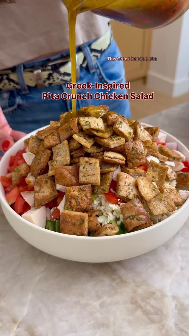 Instagram post by @kalejunkie for Toufayan Bakeries. Caption reads: @kalejunkie GREEK INSPIRED PITA CRUNCH CHICKEN....