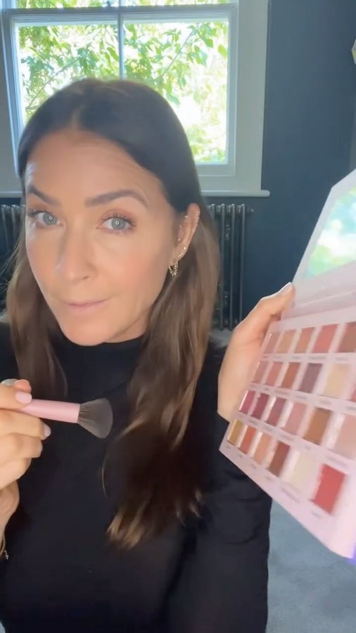 Instagram post by @lisa_snowdon for Ciaté London. Caption reads: #GRWM Quick and easy “daytime” glam using the 6....