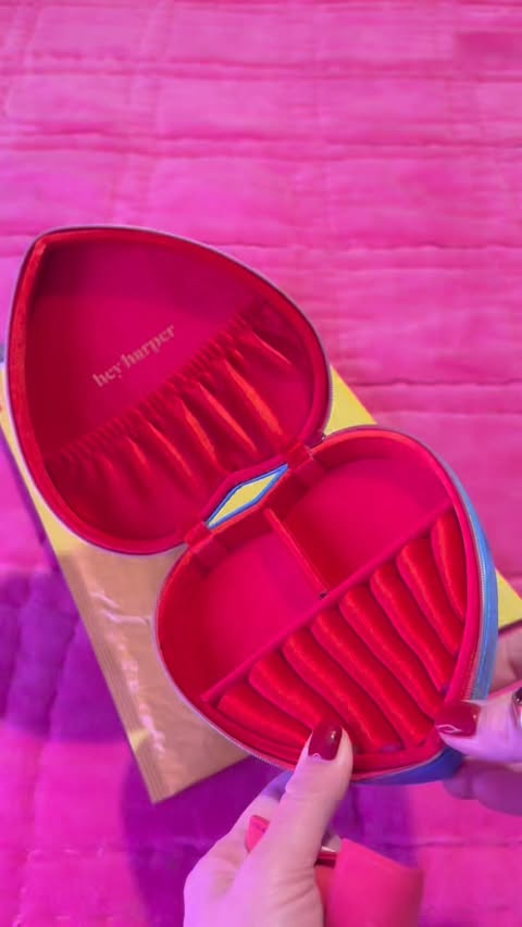 Instagram post by @aggielang for Hey Harper. Caption reads: [...] obsessed with my new subscription from....