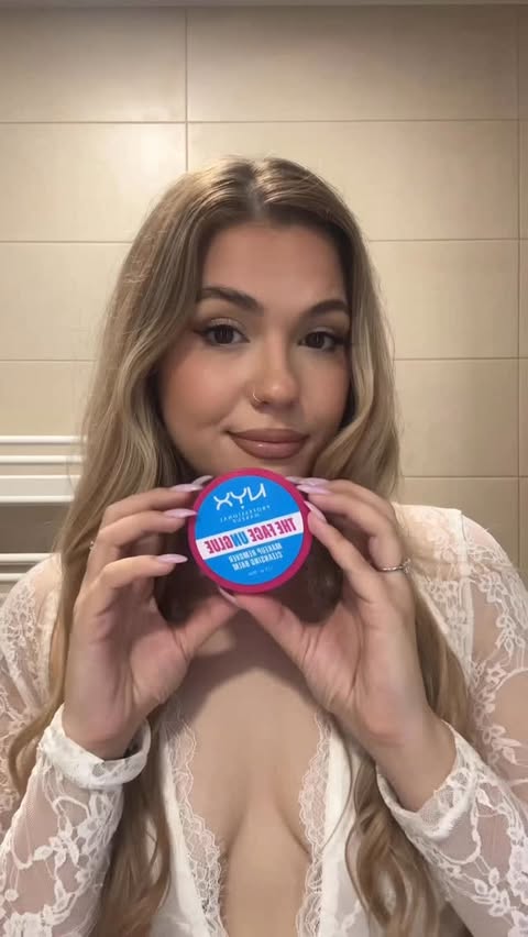 Instagram post by @anapavasovic for NYX Professional Makeup. Caption reads: POV:skidas full glam za 30 sekundi ✨ Meni je ovo....