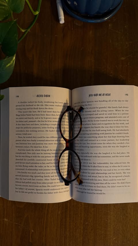 Instagram post by @heaths.bookclub for Eyebuydirect. Caption reads: Books I read this week and the @eyebuydirect....