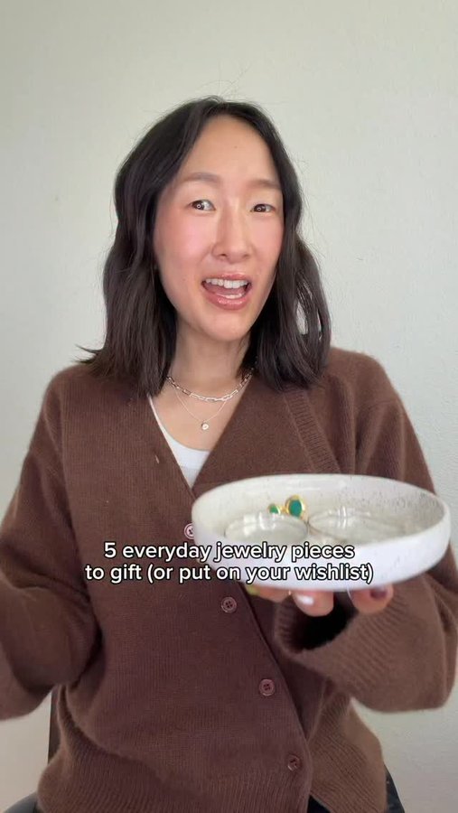 Instagram post by @itsyourgirlsamanthaaa for Monica Vinader. Caption reads: 5 everyday jewelry pieces from @monicavinader I’m....