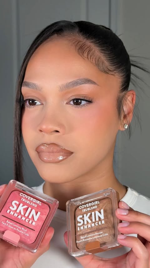 Instagram post by @logannicolemua for COVERGIRL. Caption reads: [...] can ACTUALLY be effortless using the....