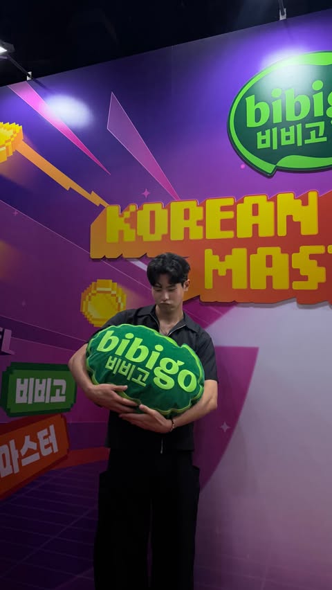Instagram post by @_hanjustin for Bibigo. Caption reads: [...] did no one play the game with me 😭😭😭....