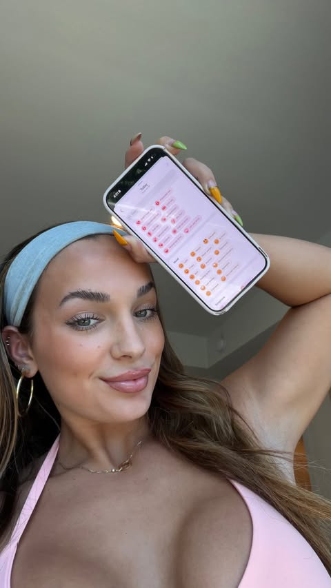 Instagram post by @alieurquhart for Flo App. Caption reads: [...] your body better (vs guessing…) 😉 #floapp....