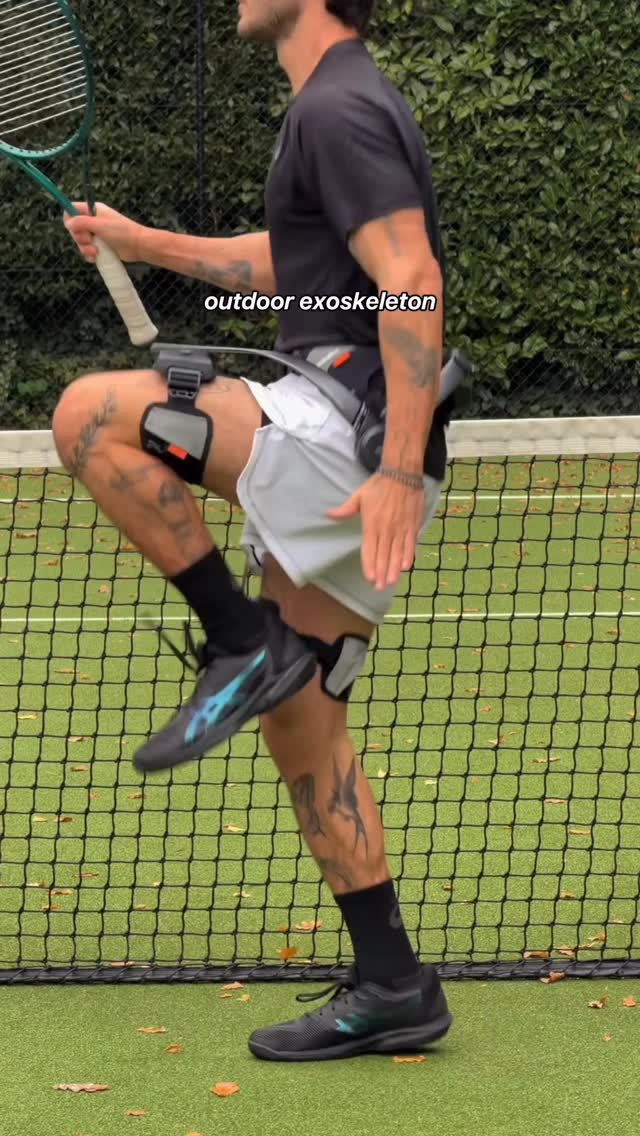 Instagram post by @thetennis101 for Hypershell. Caption reads: [...] https://s.rto.ai/t/5326d890
....