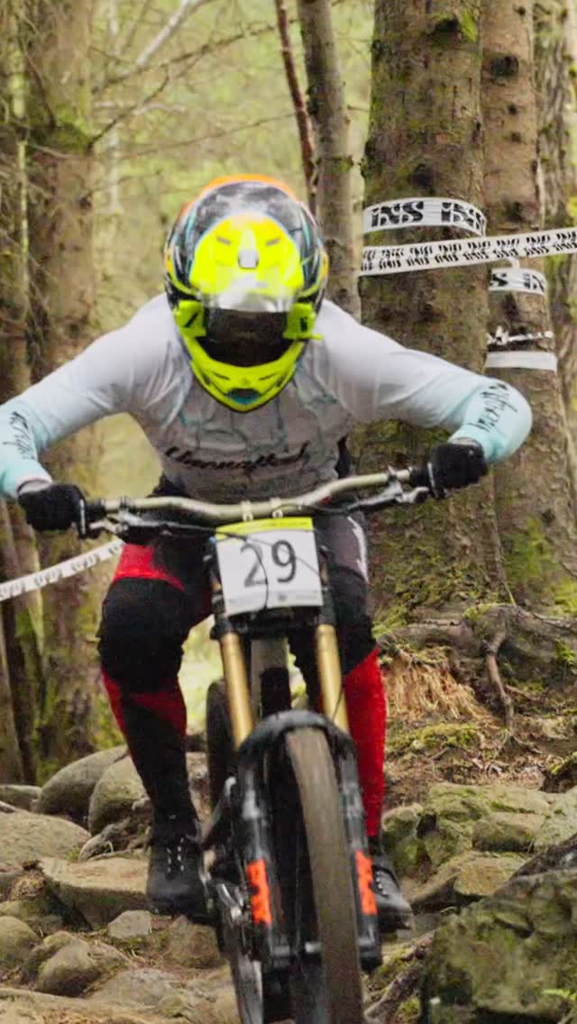 Instagram post by @luke_williamson14 for 6D Helmets. Caption reads: [...] big thanks also to the sponsors 👇🏻....