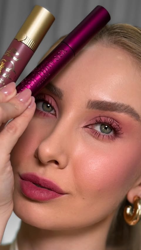 Instagram post by @bysamaraduarte for Too Faced. Caption reads: Testando novidades de @toofacedlovesbrasil....