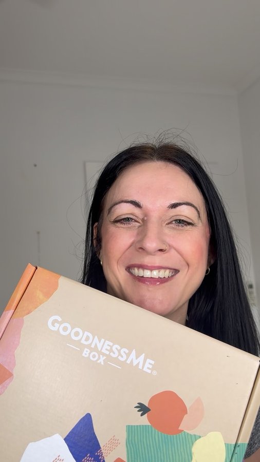 Instagram post by @jess_pinal for Hyro. Caption reads: [...] month’s box includes products from....