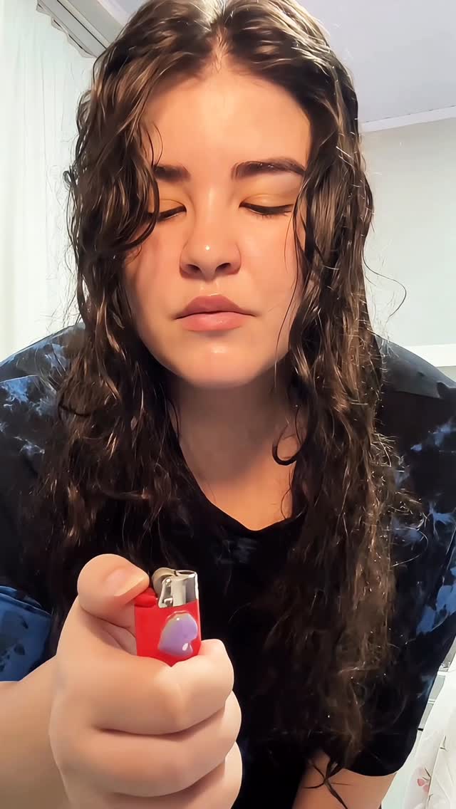 Instagram post by @kai.aline for Insider Store. Caption reads: É roupa que não só veste, ela entende o meu dia....