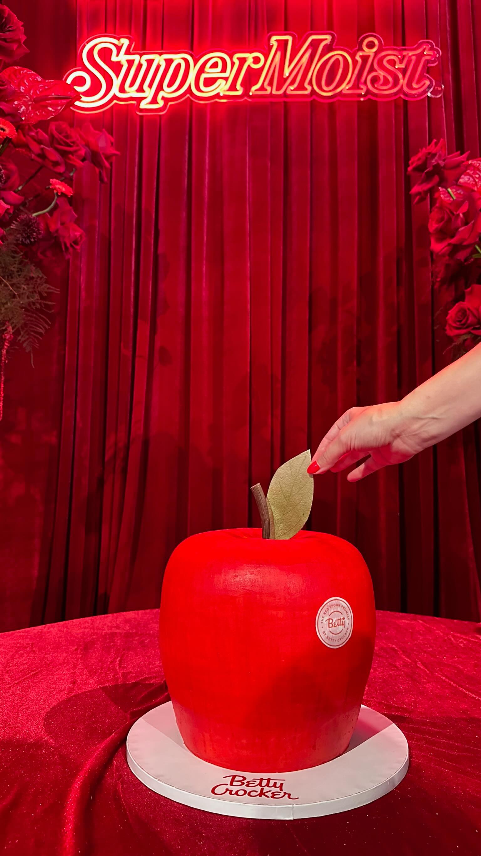 Instagram post by @lindseybakedthis for Betty Crocker. Caption reads: Betty brought big apple energy to NYC....