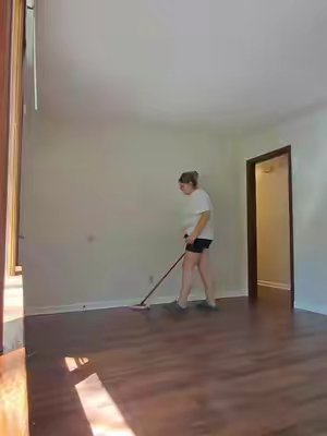 TikTok post by @thecleanqueen_33 for H&W Bath Haus. Caption reads: [...] #CleaningTips #CleaningMotivation @H&W Bath....