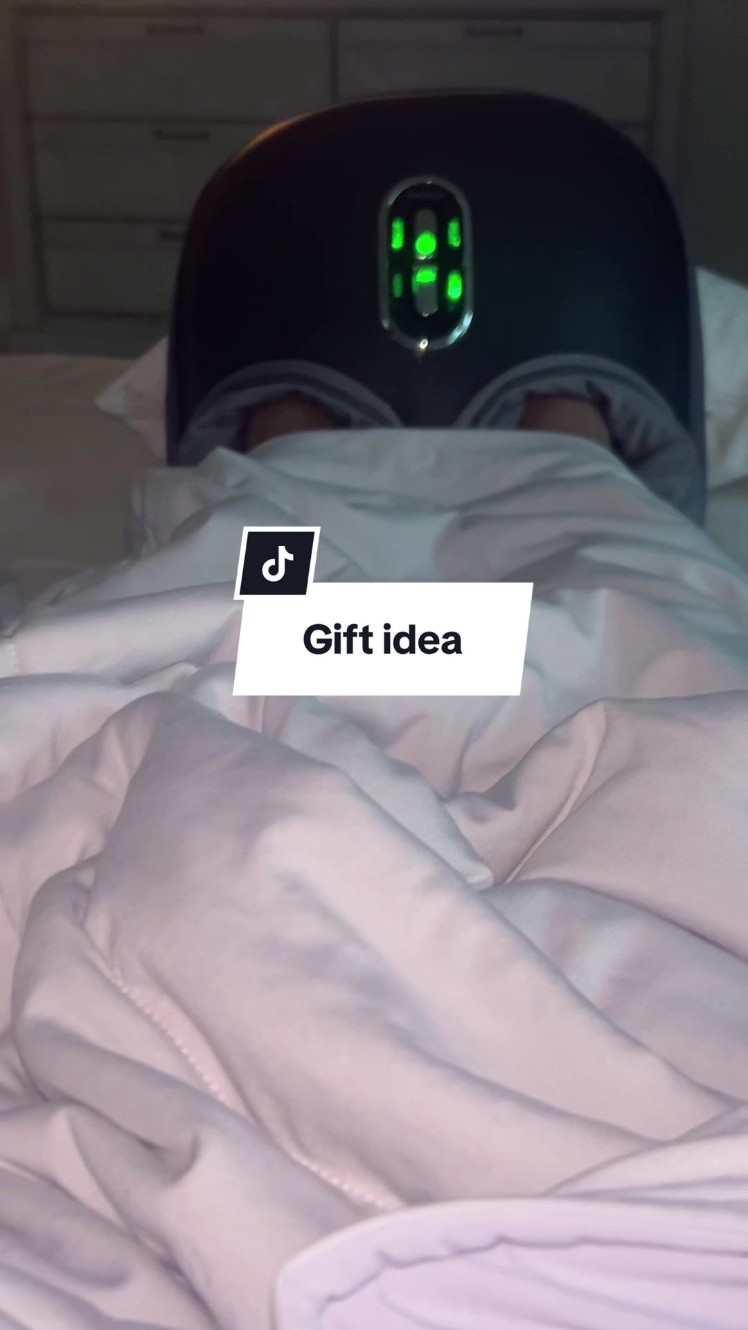 TikTok post by @1monicathomas for Nekteck. Caption reads: [...] #giftidea #giftsforher @nekteck_official.